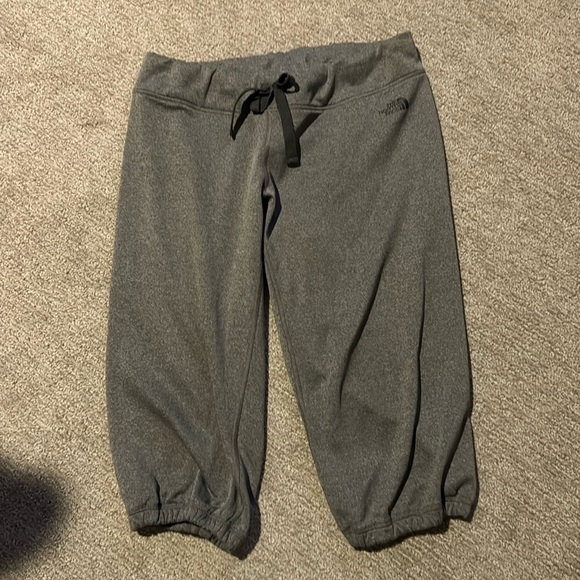 North Face Crop sweats - size L - Picture 1 of 5